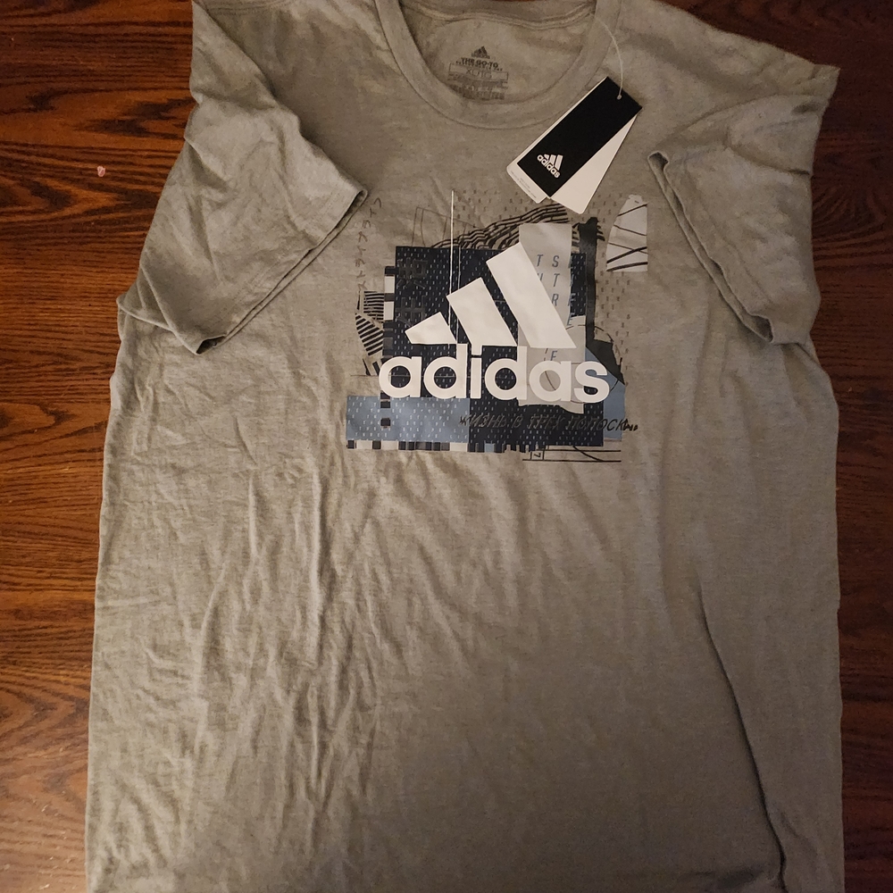 Adidas Men's Graphic Tee in Gray
